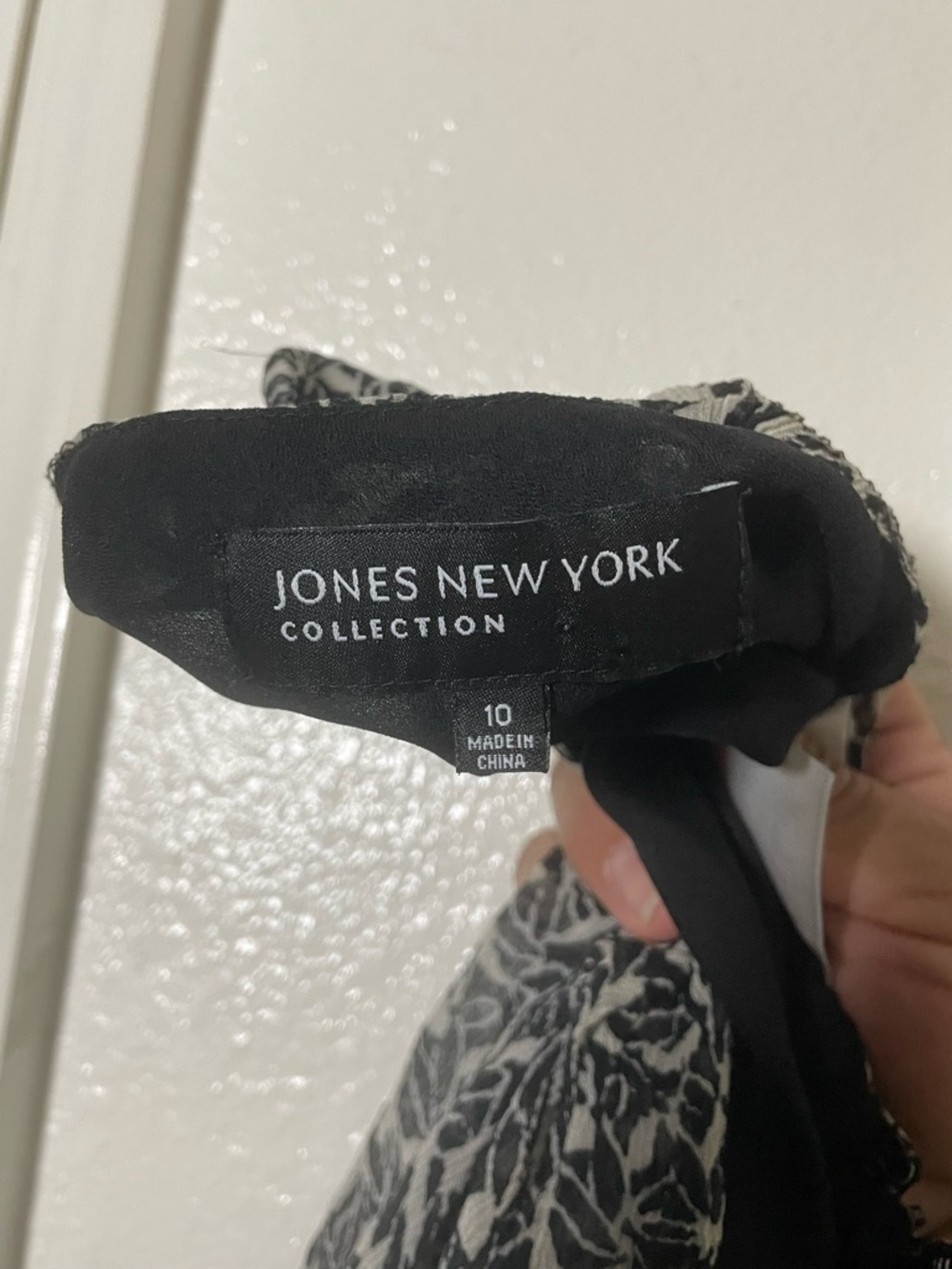 Jones New York 100% silk midi skirt - Picture 2 of 2
